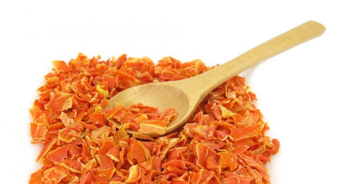 Как сварить вкусное и полезное варенье из моркови: лучшие рецепты Жареная морковь в томатном соусе на зиму