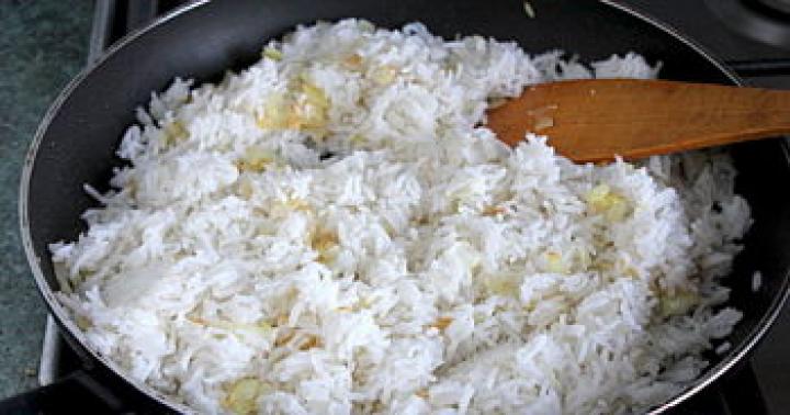 Рис с консервированным зелёным горошком Рис со свежим зеленым горошком